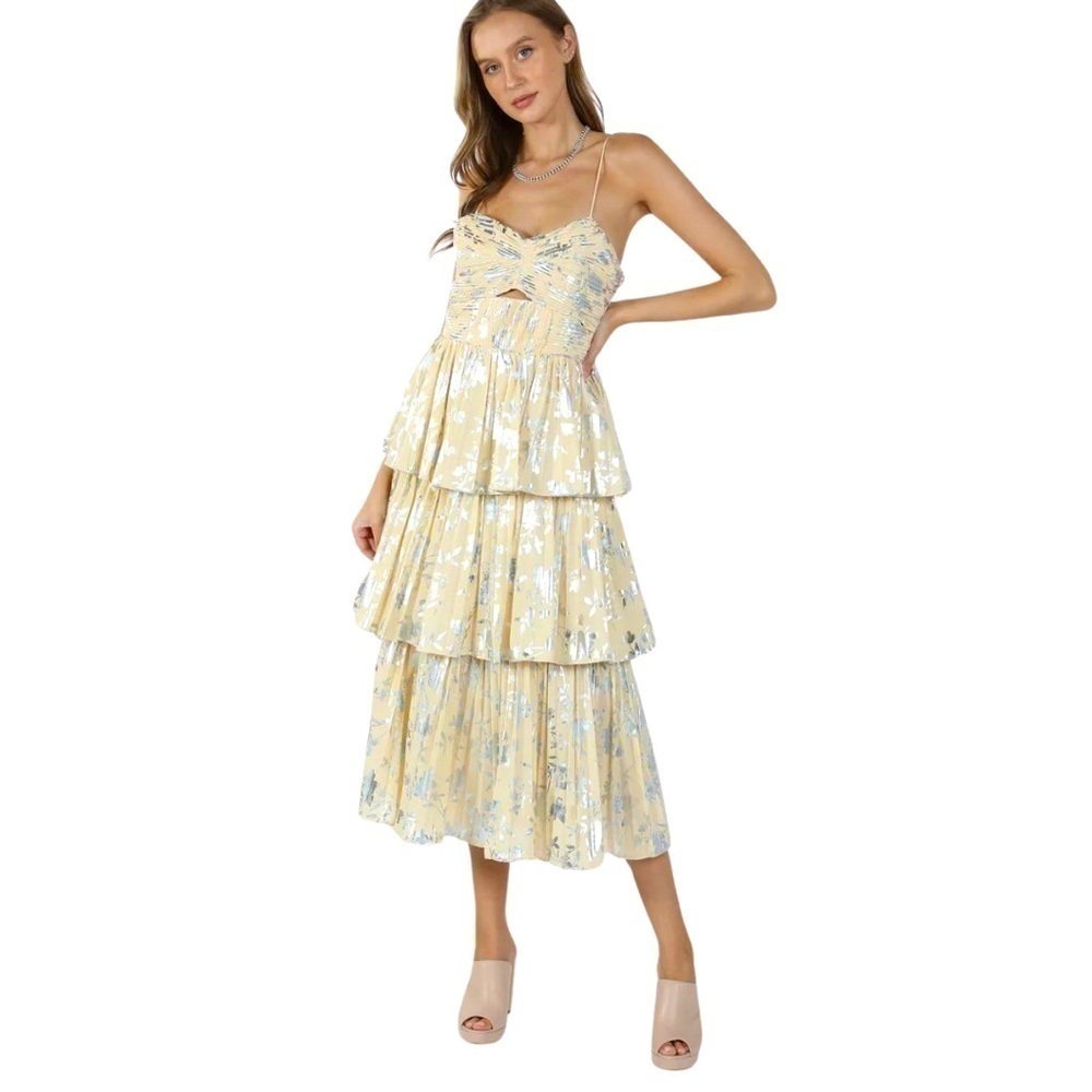 JardinVue Ivory Metallic Spaghetti Strap Tiered Midi Dress size medium NWT!